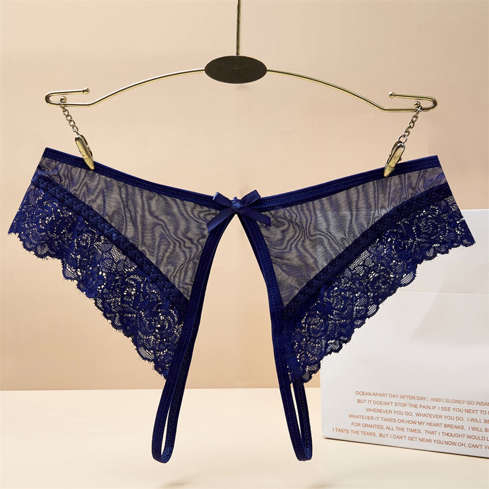 2025 New designer s sexy and breathable lace hollowed out raised Butoc short trend mesh thong for women