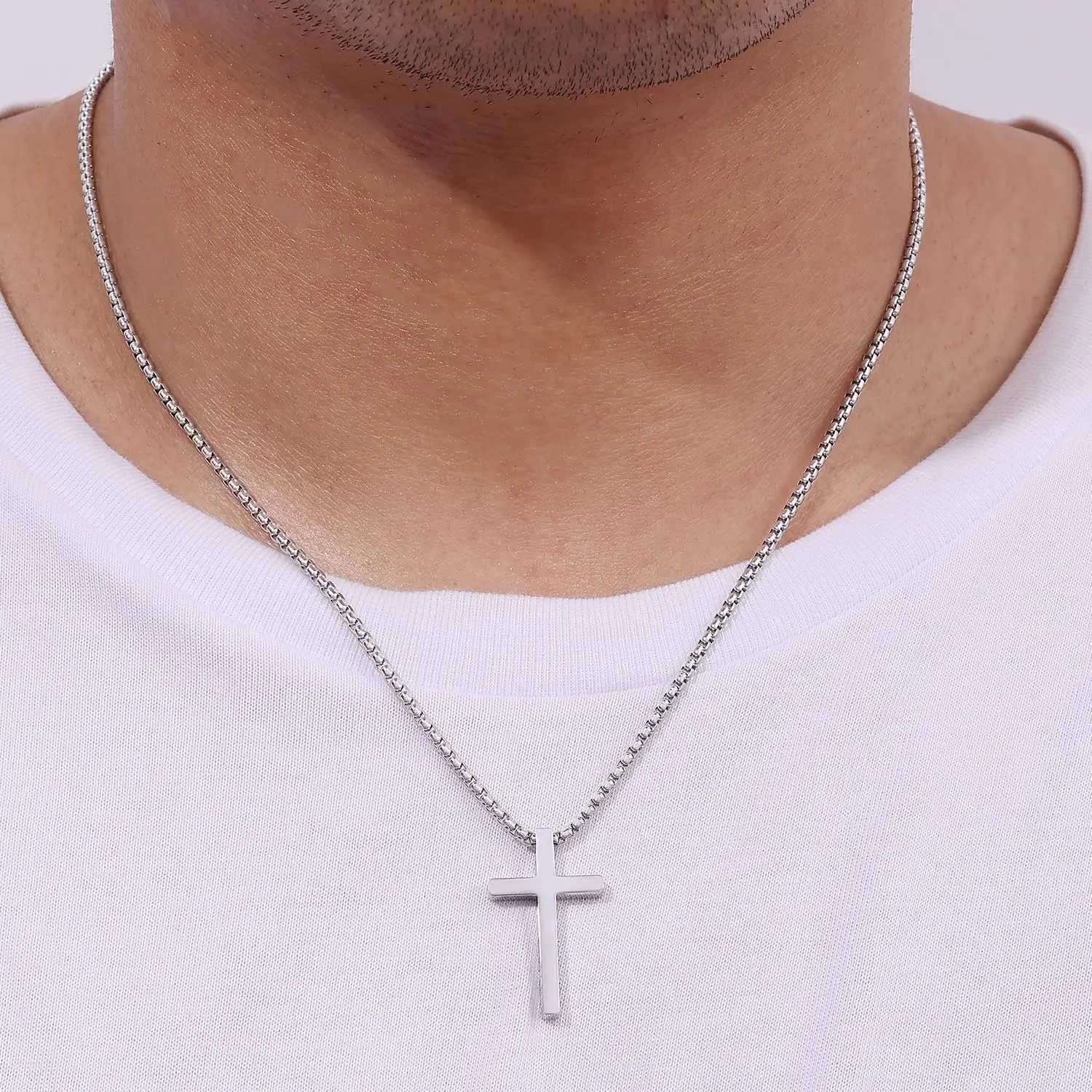 Vonmos 16-24 inch silver cross necklace for men featuring a 2.5mm cross chain and exquisite stainless steel cross pendant Y241025