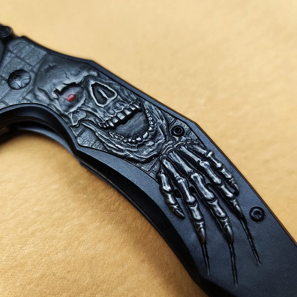 Tactical Survival Collection Skull Engrave Fold Blade Knife, Defensed Pocket Knife Protable Lightweight Punk Utility Knifes