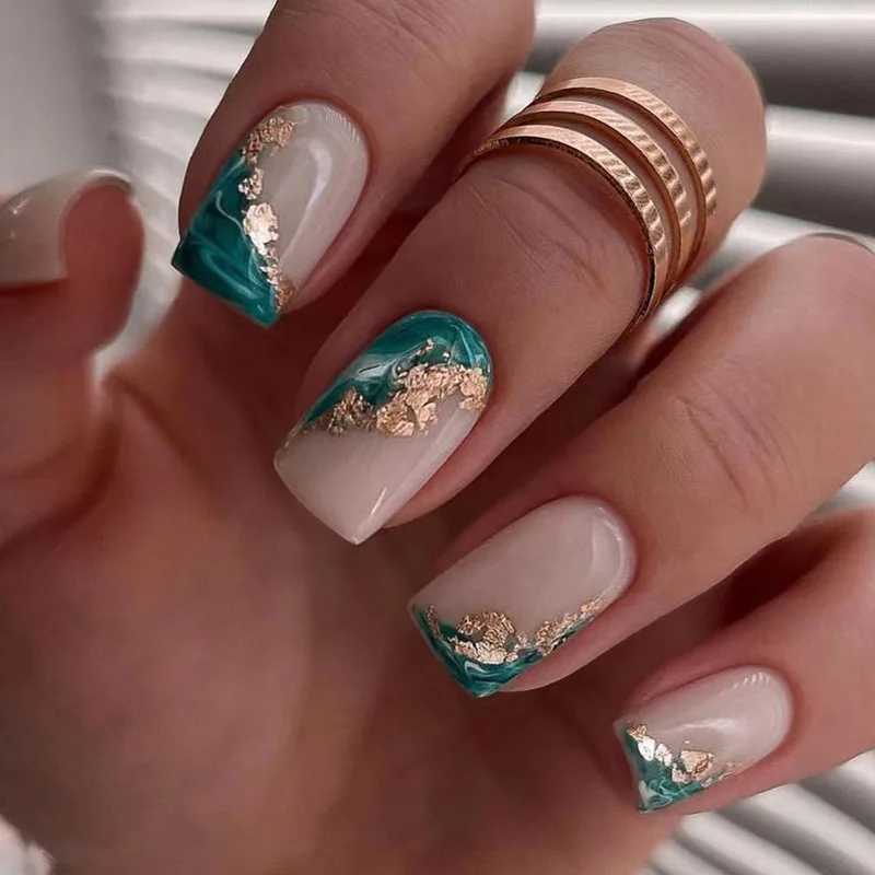 24 beautiful marble fake nails designed with short size manually pressed finger nails suitable for womens short square fake nails W250410