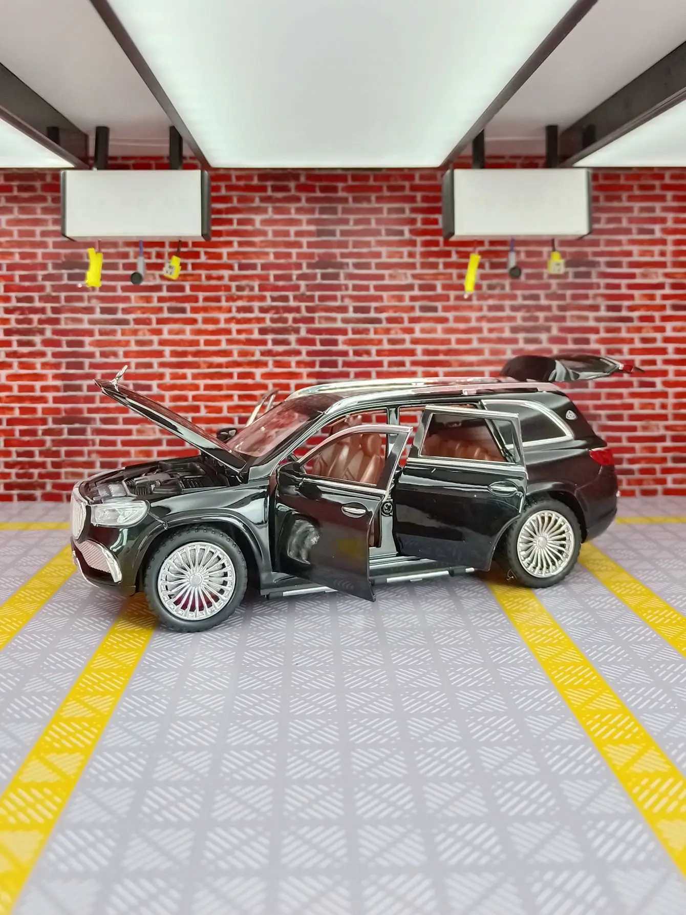 1 24 Mercedes Benz Maybach GLS600 alloy car model die-casting metal toy car model simulation sound light childrens gift M241025