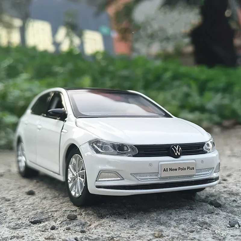 WELLY 1 32 VW POLO Plus Alloy Car Diecasts Toy Vehicles Car Model Sound and Light Pull Back Car Toys Ornaments For Kids Gifts M241025