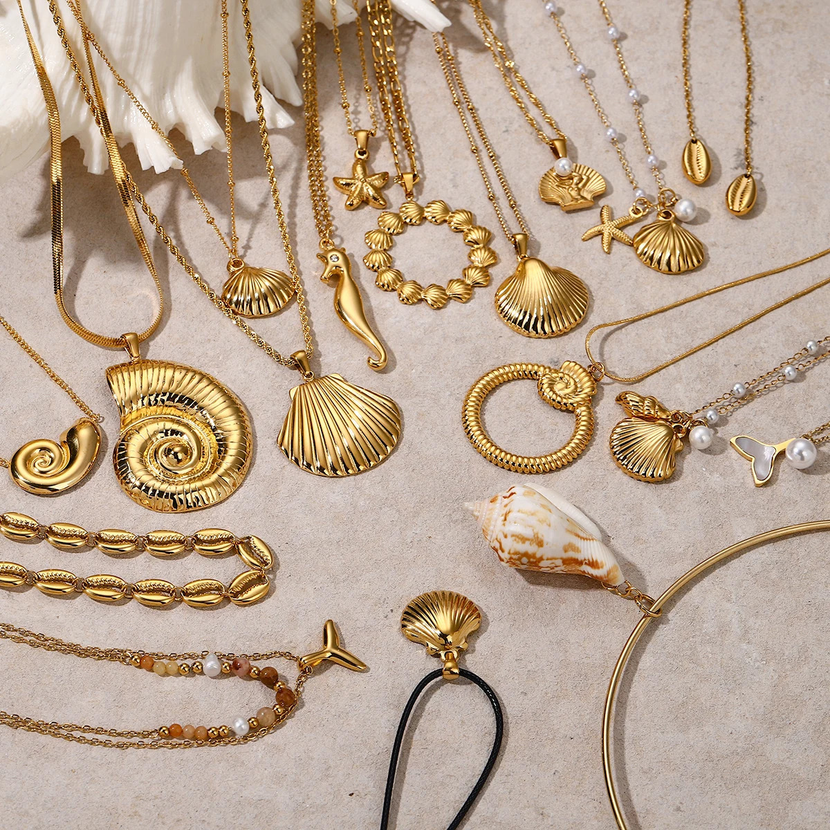 Youthway Summer Natural Shell Round Unique Pendant Necklace Waterproof Stainless Steel Gold High Quality Jewelry Accessories 241025