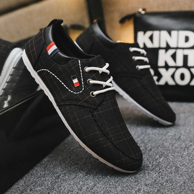 Men Dress Shoes Autumn New Canvas Shoes Mens Shoes Versatile Casual Doudou Shoes Mens Korean Fashion Soft Sole Breathable Mens Cloth Shoes 241009