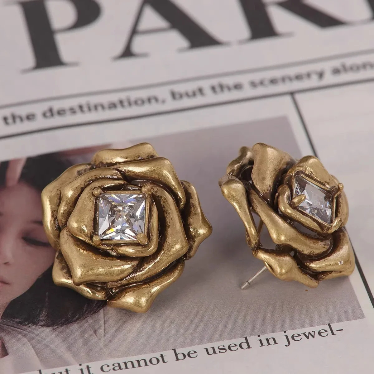 Vintage gold 3D Camilia set with diamond earrings suitable for outstanding women 241025