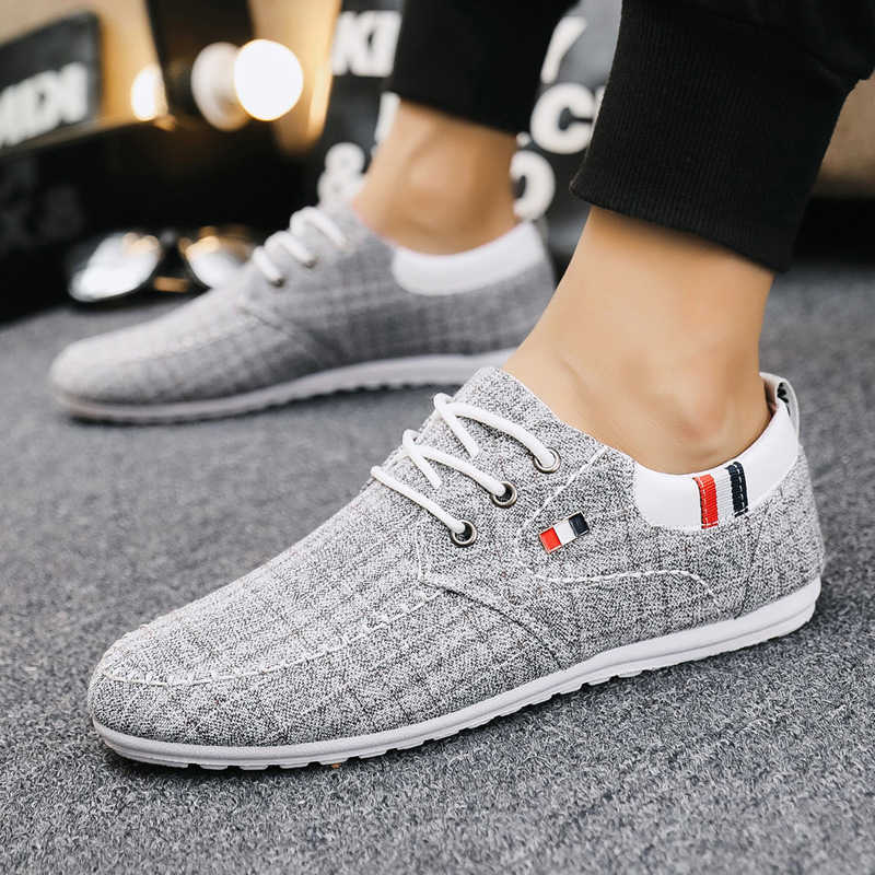 Men Dress Shoes Autumn New Canvas Shoes Mens Shoes Versatile Casual Doudou Shoes Mens Korean Fashion Soft Sole Breathable Mens Cloth Shoes 241009