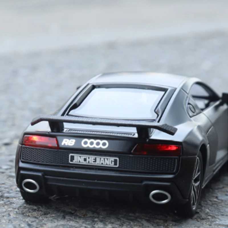 High Quality 1 32 AU R8DI supercar sports car metal model sound light series toy boy die-casting alloy hot wheel integrated car quick anger T241025