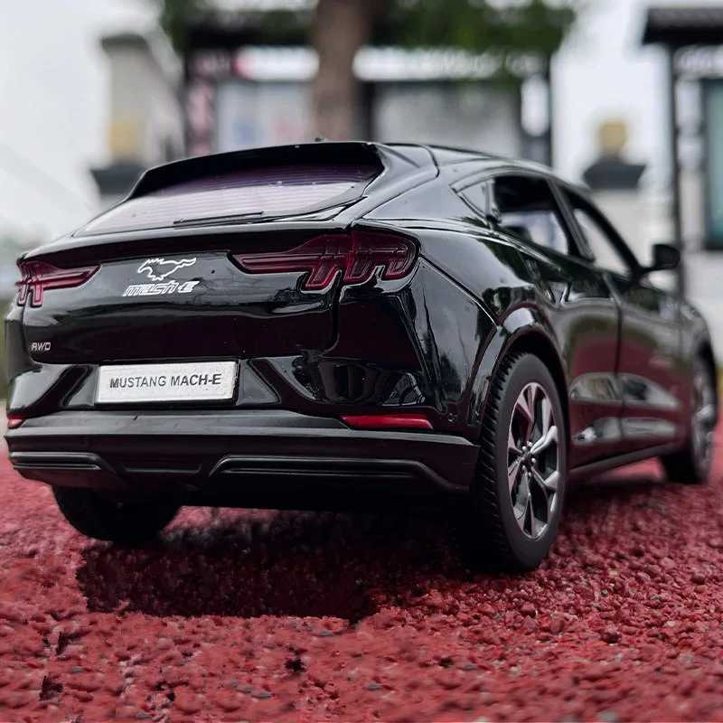 High Quality 1 24 Ford Mustang Electric Horse Mach-E Alloy New Energy Vehicle Model Die Casting Metal Sports Car Model Sound and Light Childrens Toy G