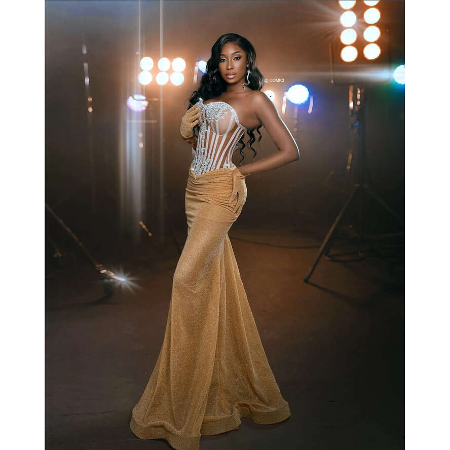 Size 2024 Plus Gold Mermaid Prom Dresses Beaded Crystals Sequined Evening Formal Party Second Reception Birthday Engagement Celebrity Gowns Dress Zj97
