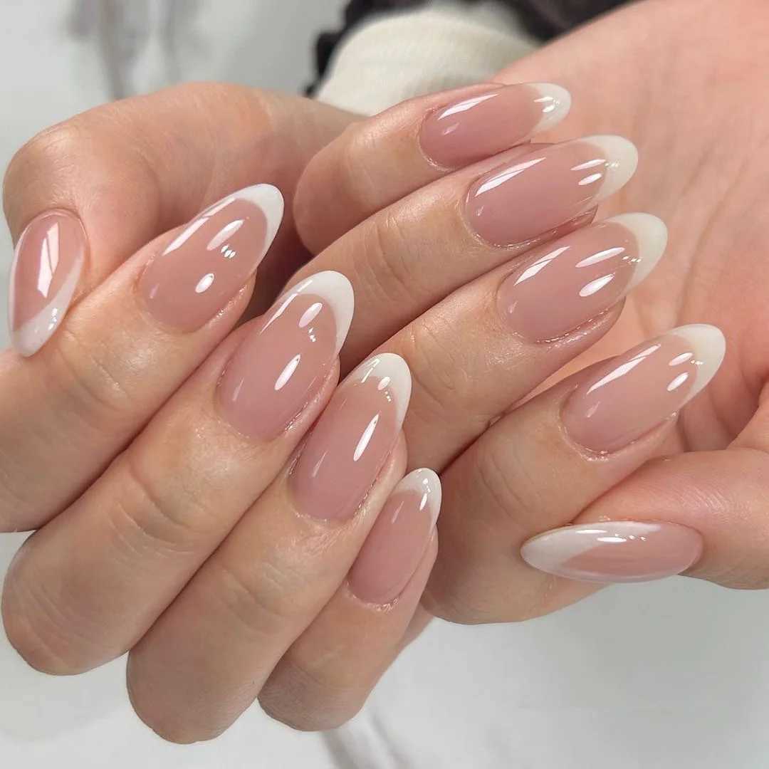 24 pieces of French simple fake nails Ins white edge nude fake nails tip almond stick nail patch W250410