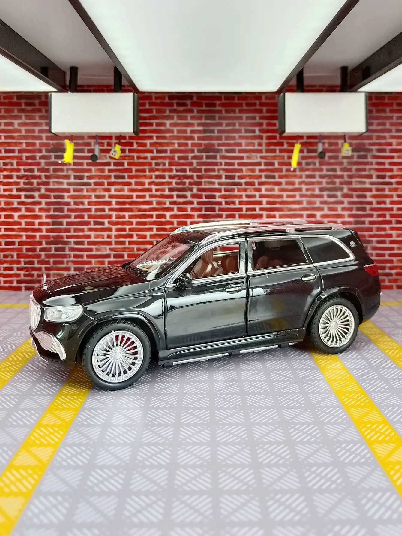 1 24 Mercedes Benz Maybach GLS600 alloy car model die-casting metal toy car model simulation sound light childrens gift M241025