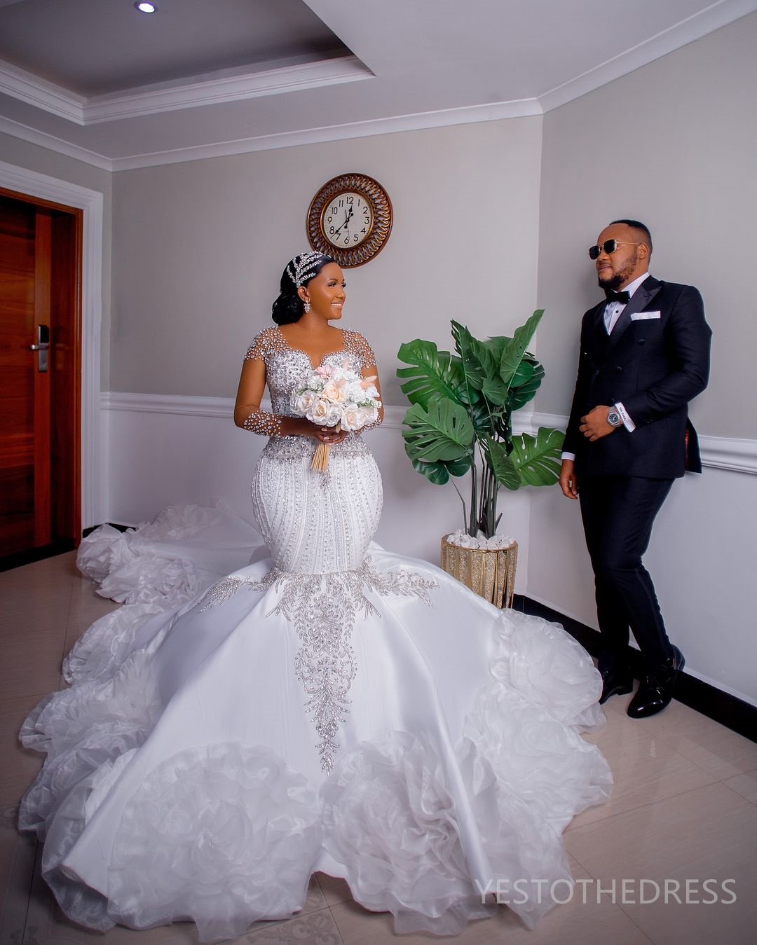 2025 Plus Size African Wedding Dress For Bride Bridal Gowns Luxurious Illusion Mermaid Sheer Neck Satin Beaded Rhinestones Flora Wedding Gowns For Bla
