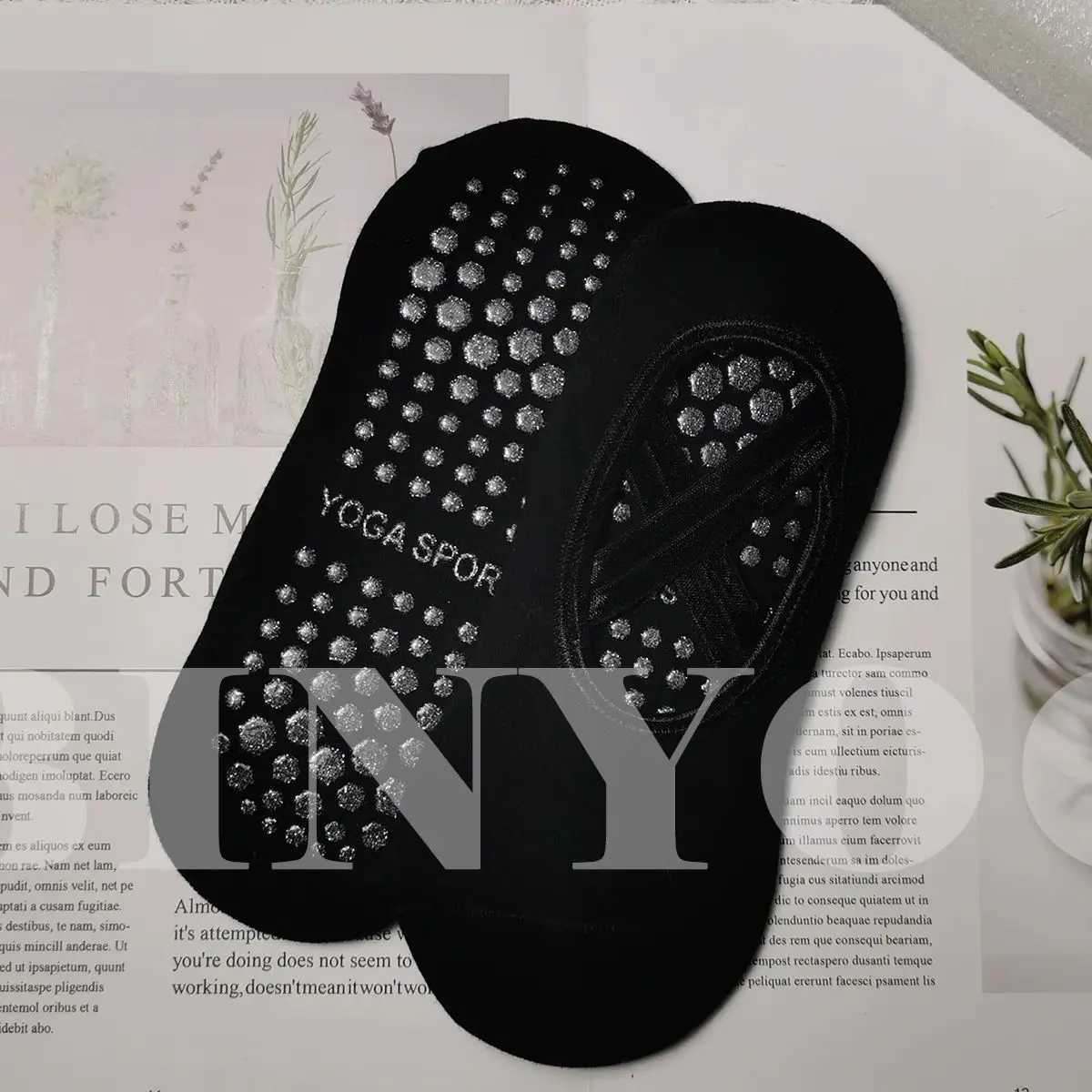 Cotton womens yoga socks bottom anti slip sports socks Abso sweat comfortable suitable for home use floor socks W241025