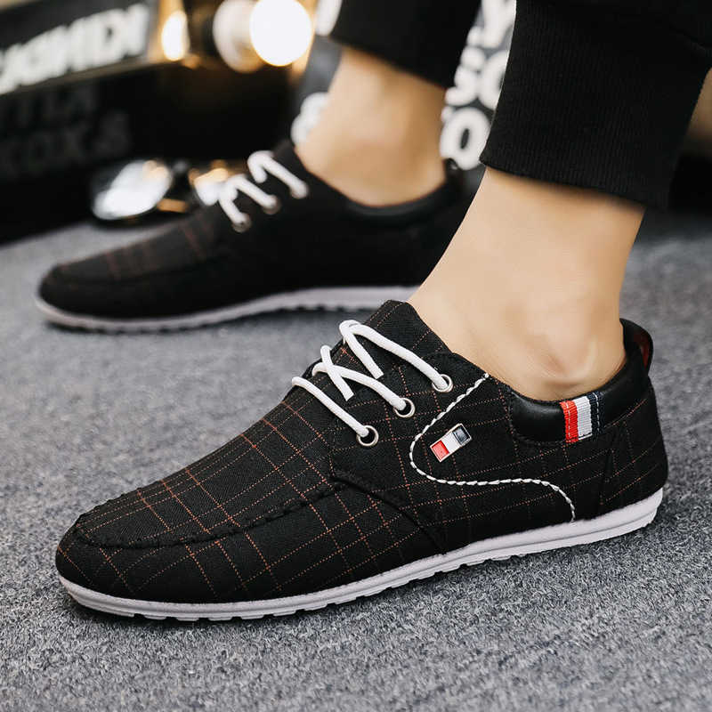 Men Dress Shoes Autumn New Canvas Shoes Mens Shoes Versatile Casual Doudou Shoes Mens Korean Fashion Soft Sole Breathable Mens Cloth Shoes 241009