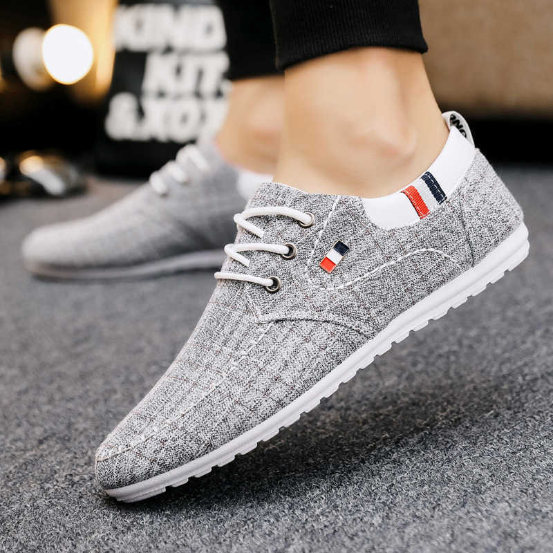 Men Dress Shoes Autumn New Canvas Shoes Mens Shoes Versatile Casual Doudou Shoes Mens Korean Fashion Soft Sole Breathable Mens Cloth Shoes 241009