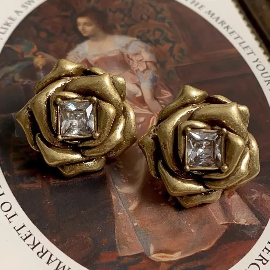Vintage gold 3D Camilia set with diamond earrings suitable for outstanding women 241025