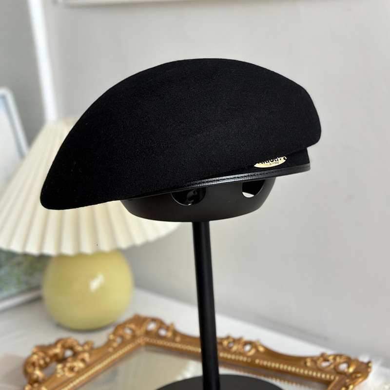 New high-end high-class heavy irregular partial beret simple flight attendant woolen hat