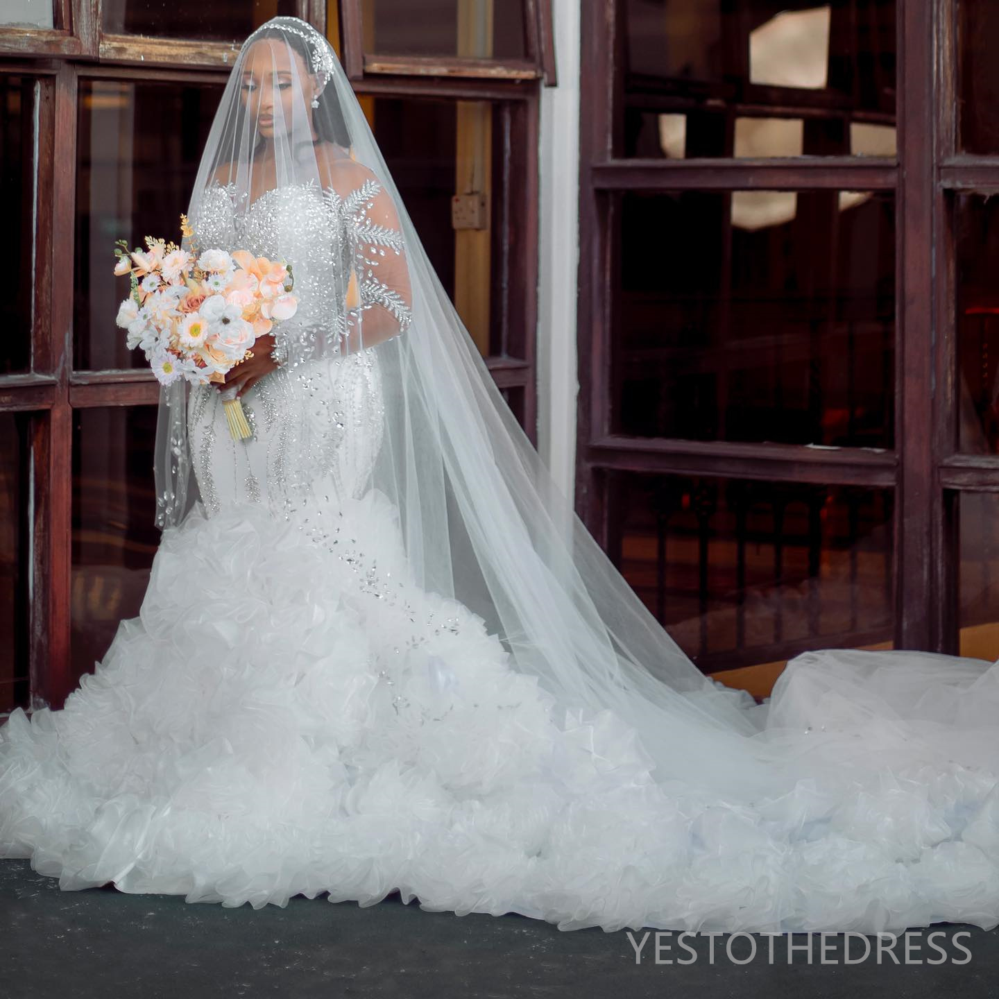 2024 Plus Size African Mermaid Wedding Dress Bridal Gowns For Bride Illusion Sheer Neck Long Sleeves Beaded Lace Rhinestones Wedding Gowns For Black W