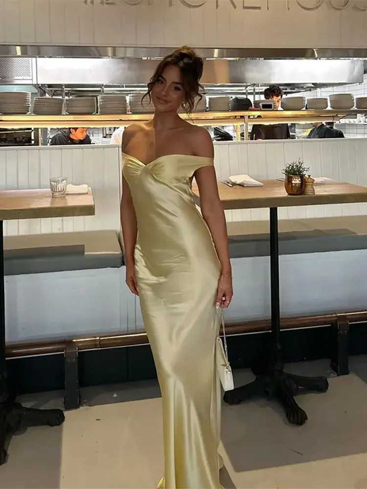 Sexy Satin Off Shoulder Backless Long Dress Women Chic Solid Pleated Slim Maxi Dresses 2024 Summer New Lady Evening Party RobeX241025