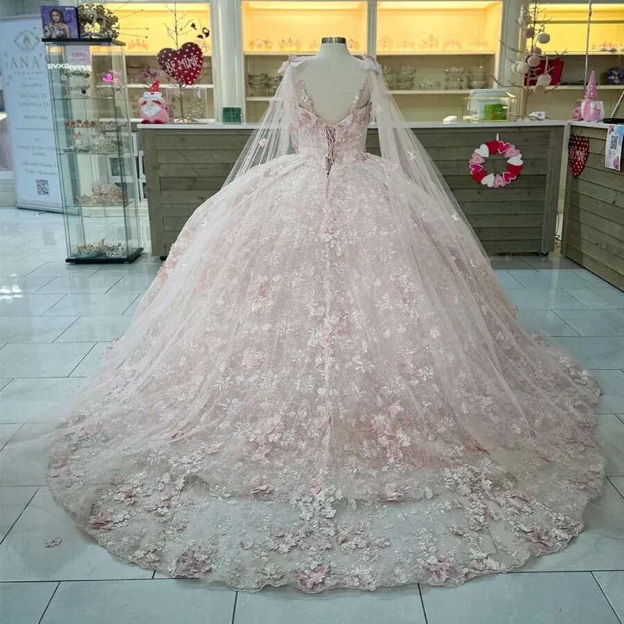 Pink Princess Sweetheart Ball Gown Quinceanera Dress With Cape Beaded Appliques 3Dwer Tull Party Gowns Vestidos De 15 Anos Bc19029 0620 0703 0108I