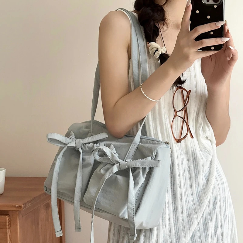 Lightweight Casual Nylon Shoulder Bag Unique Fresh Gentle Bow Travel Bag Solid Color Soft Large Capacity Womens Tote Bag 241025