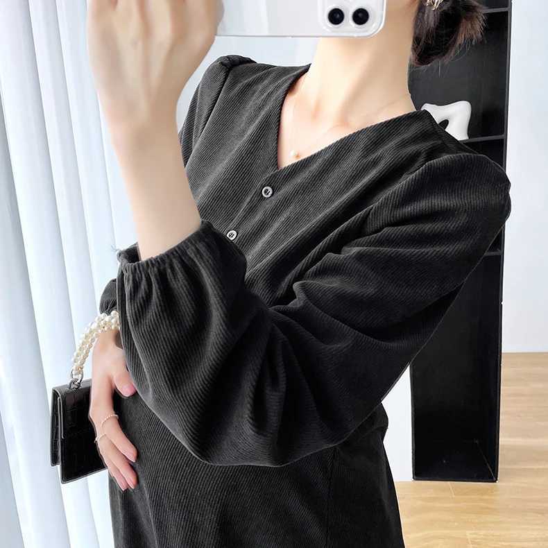 Autumn and winter maternity clothing long sleeved Corduroy shirt office womens dress elegant maternity dress black khaki W241026