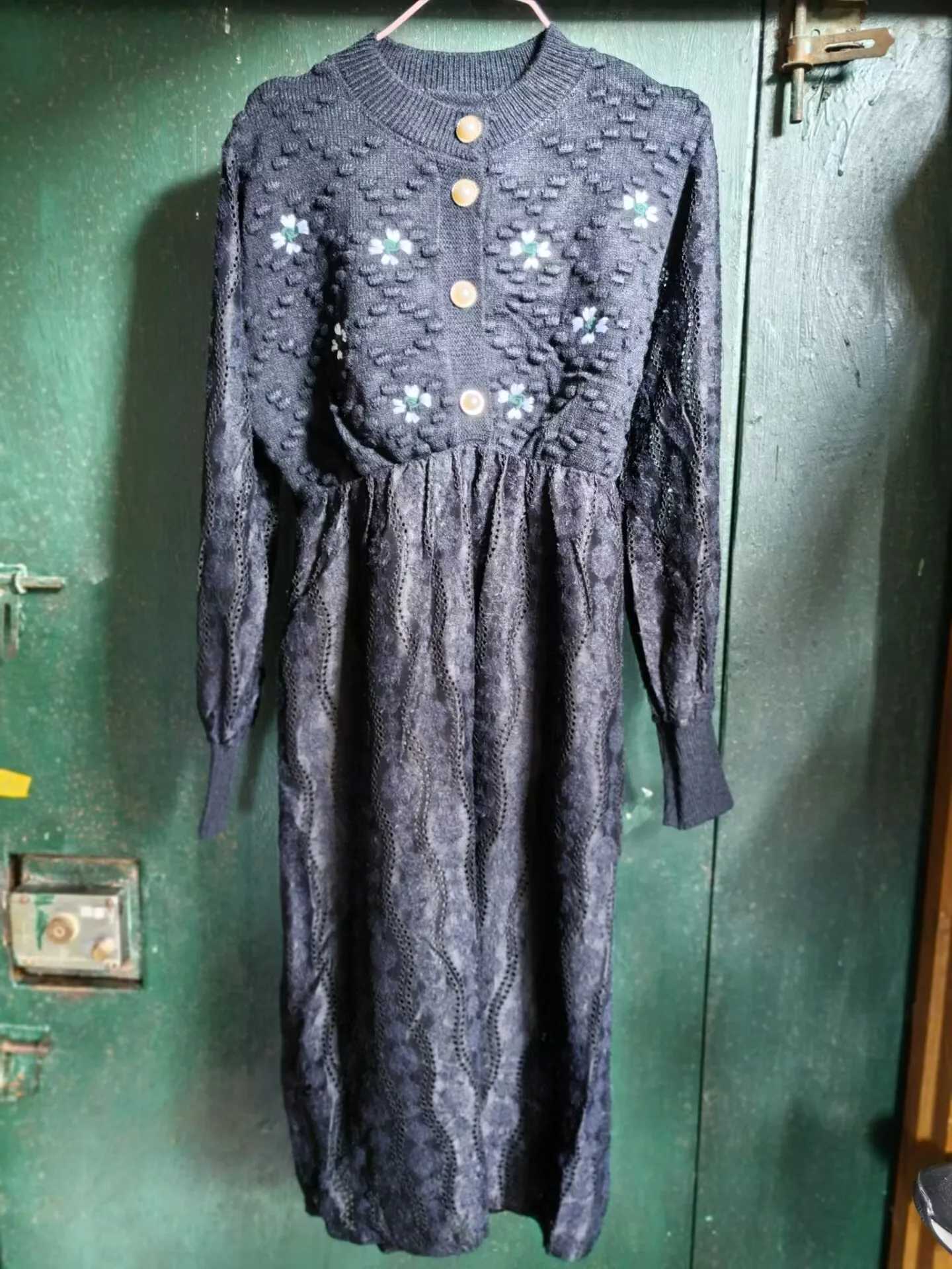 Pregnant womens winter dress knitted sweater patch hollow lace long sleeved dress sweet pregnant womens fashionable clothing party dress W241026