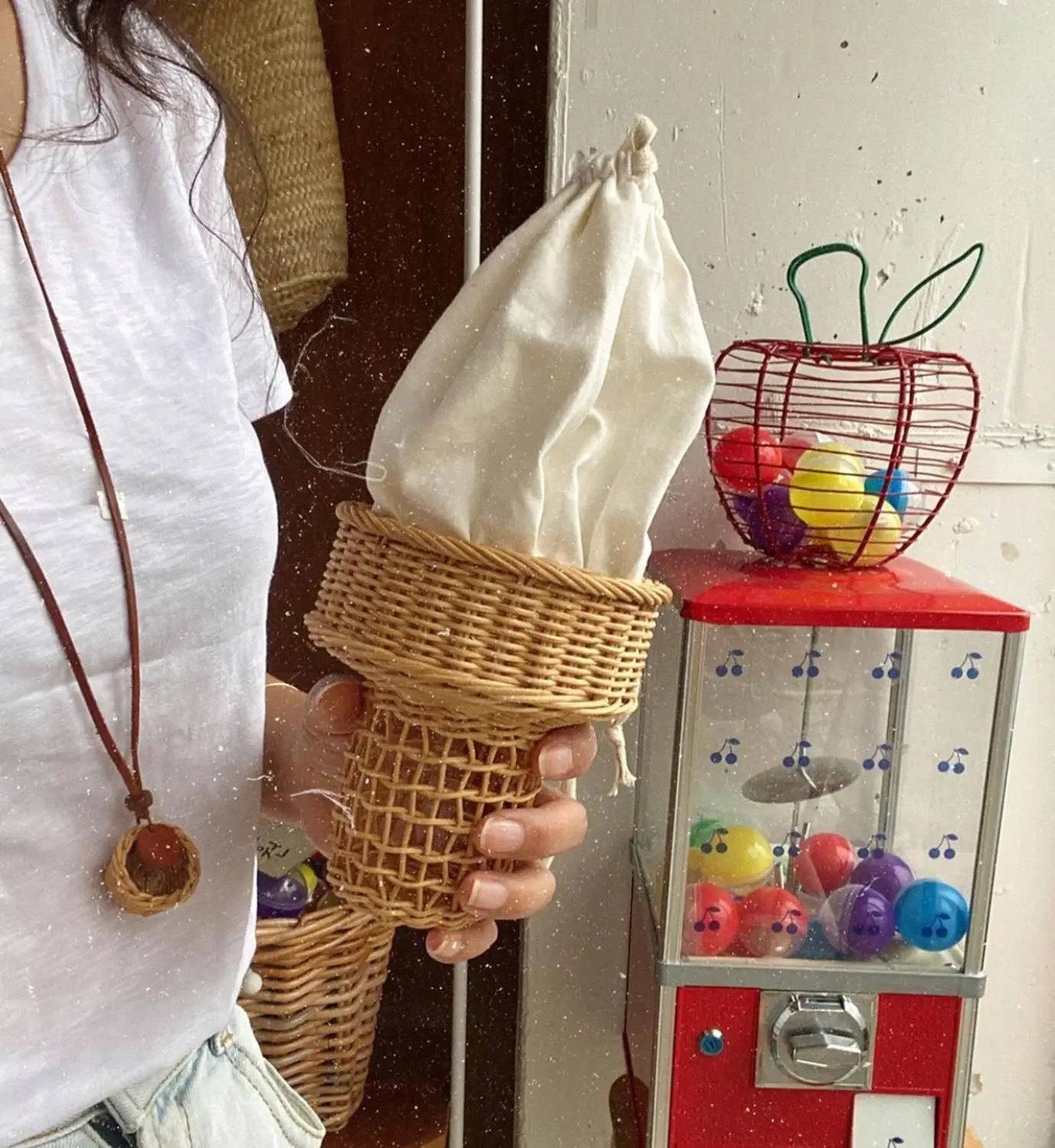 ice cream shaped Rattan bag hollow willow womens shoulder bag handmade womens summer cross bag fashionable small wallet 241025