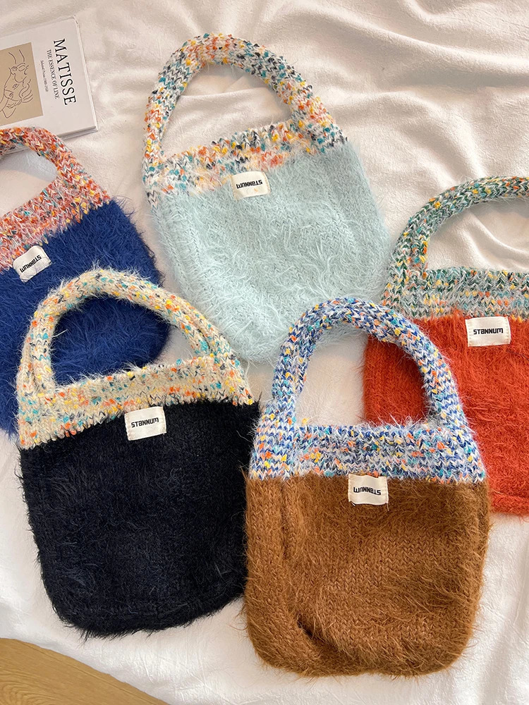 Japanese plush handbag for women cute contrasting color knitted bag autumn student Versatile key phone bag 241025