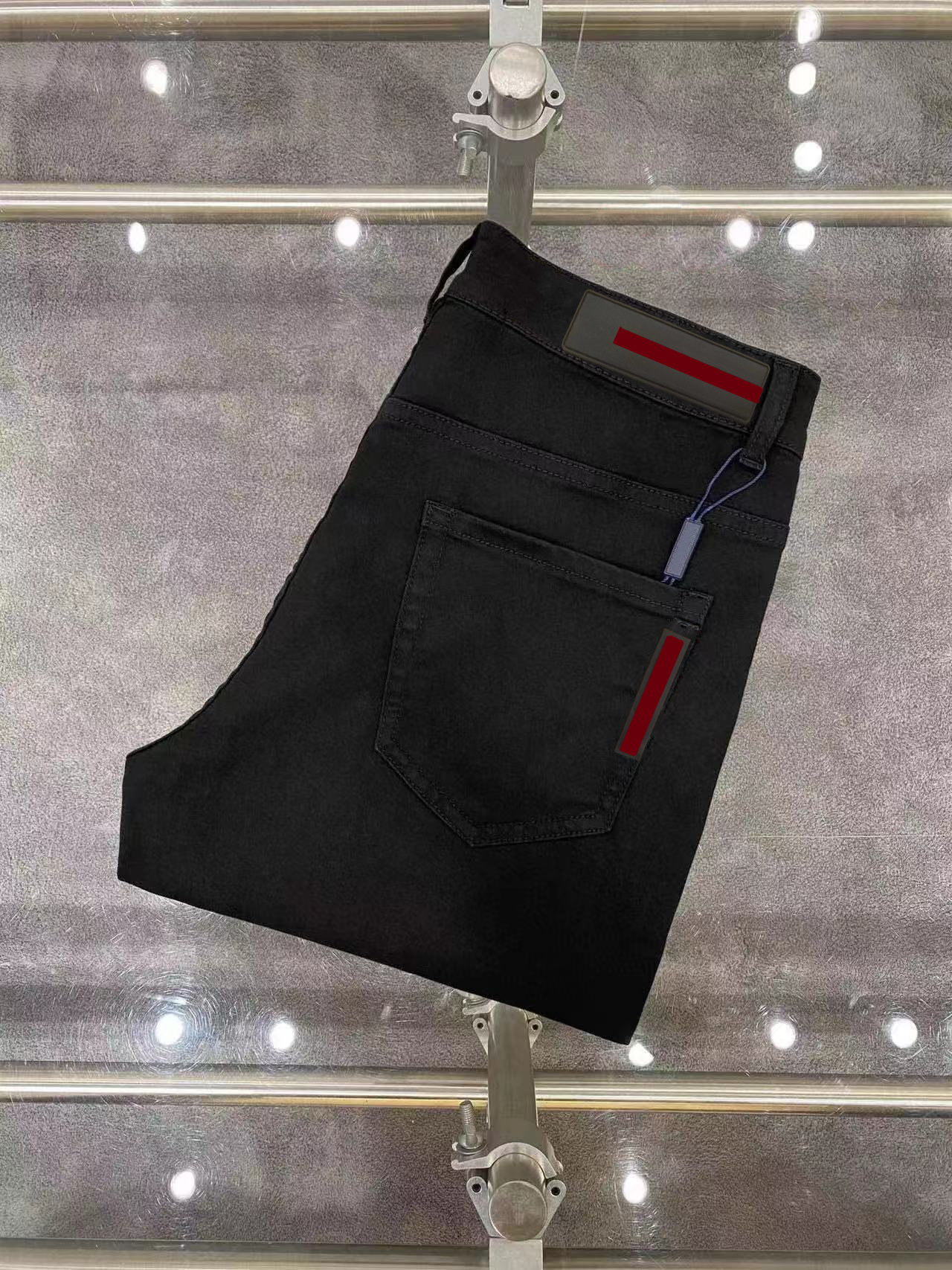 Designer Mens Jeans Denim Trousers jeans High-end trends Distressed Biker Motorcycle pants Hip Hop rock quality jean