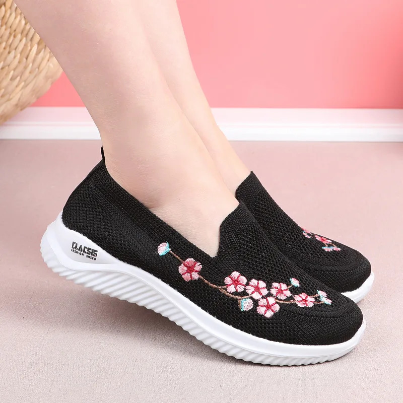Womens shoes sports shoes mesh breathable floral comfort mothers soft solid color fashion womens shoes lightweight womens shoes 241024