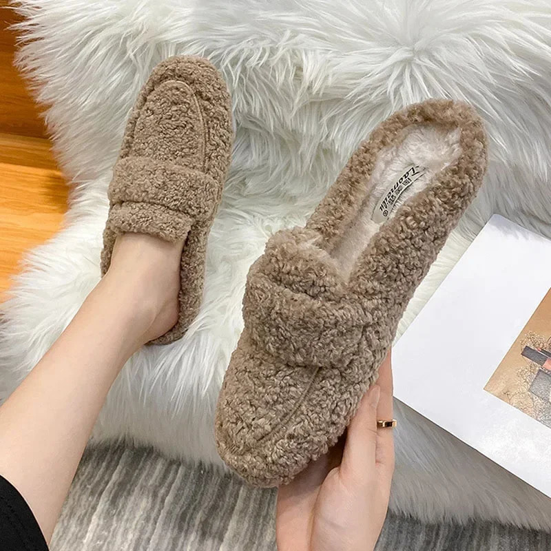 Womens fluffy slippers winter warm plush mule single fur slippers comfortable cotton shoes cashmere womens curly sheep flat half shoes 241024