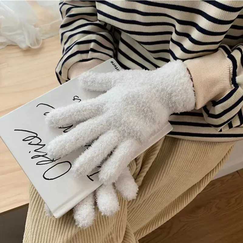 2022 Wool Winter Gs Keep Women Thick Plush Fur Full Finger Gloves Soft and Elastic Casual Solid Bicycle Gs W241026