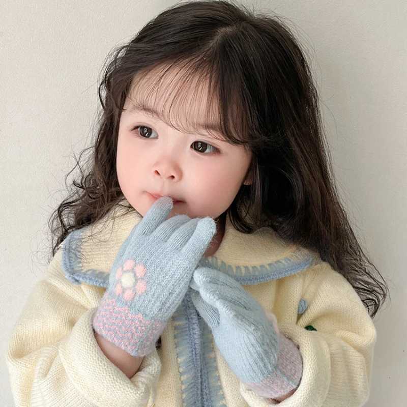 2023 New Girl Winter Knitted Bow Printed Plush Soft Five Finger Gs Childrens Outdoor Warmth Gs Childrens Colors Gs W241026