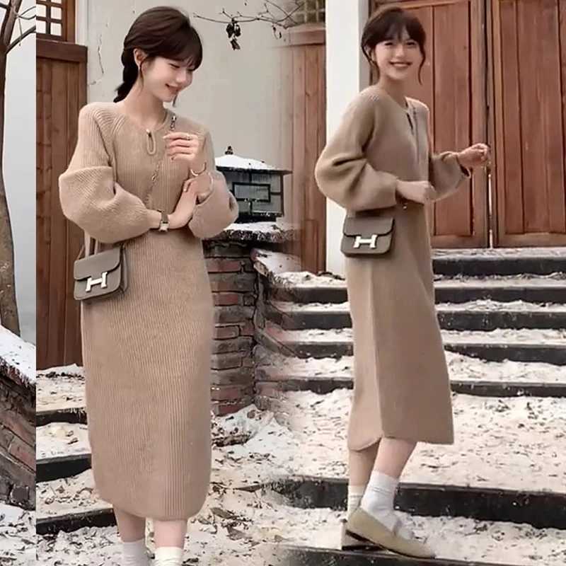 High quality long sleeved V-neck knitted dress for pregnant women in autumn and winter plus size maternity sweater W241026