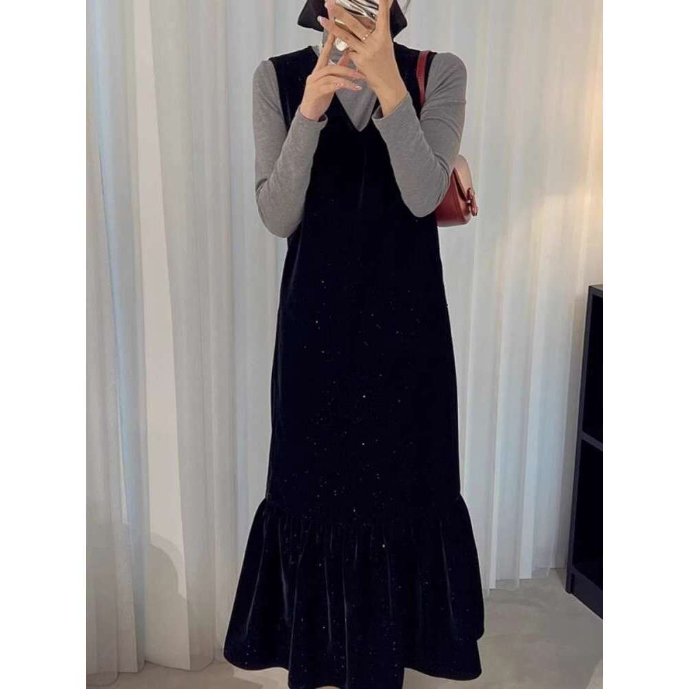 Hepburn Style Black Veet Dress, Women's Autumn And Winter High-End V-Neck Temperament Set, Long Skirt