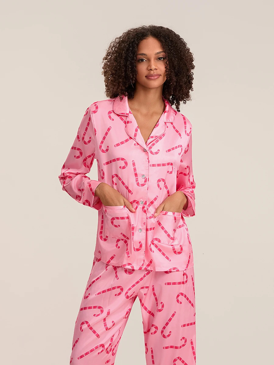 Women s 2 Piece Lounge Set Cozy Winter Snowflake Reindeer Christmas Tree Print Top and Bottom Pajama for Sleepwear 241025