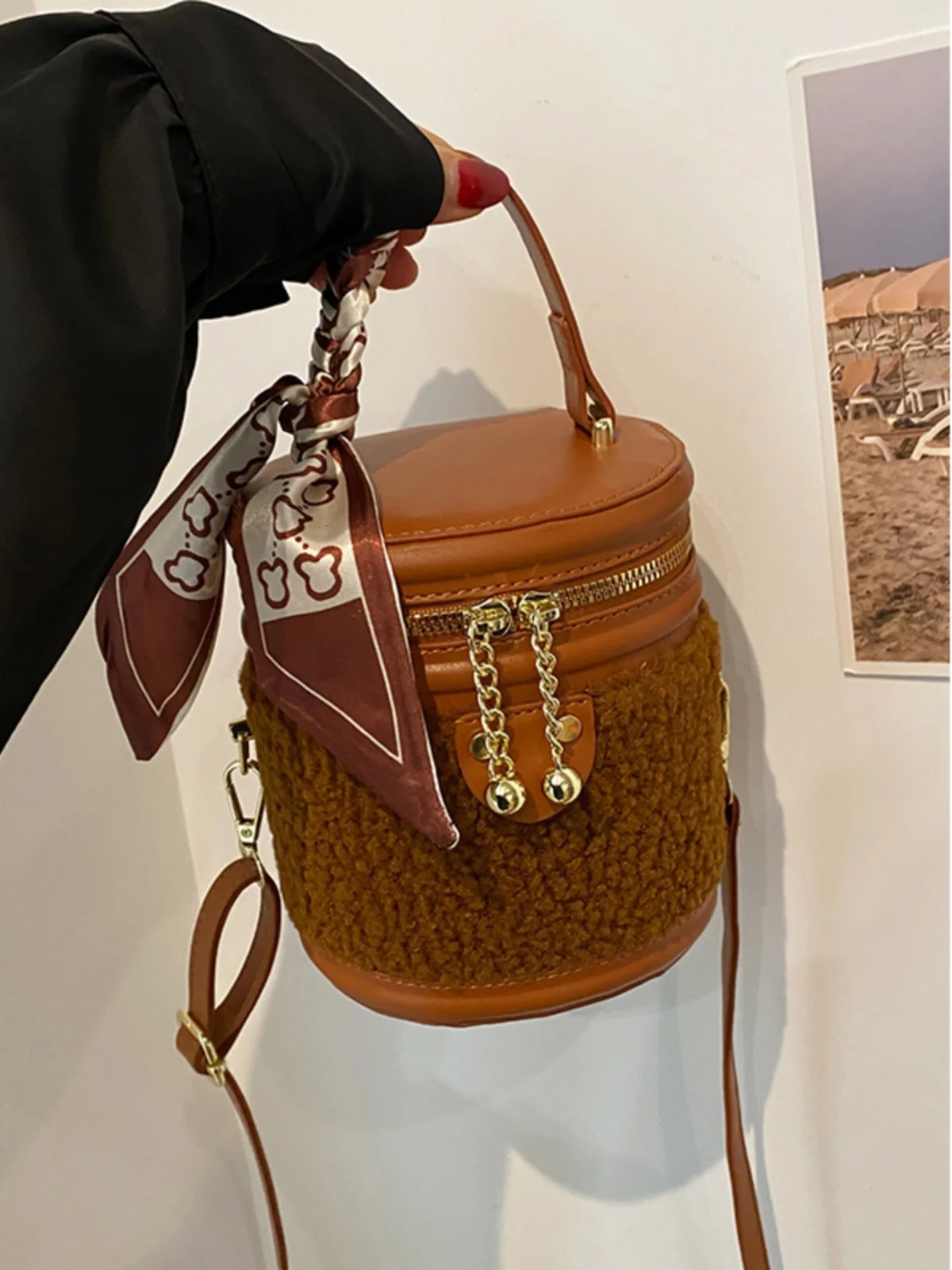 Handbag with ribbon Korean autumn fashion plush spice PU cross body bag high-end textured shoulder bag 241025