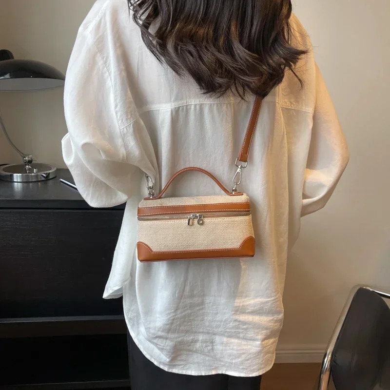 Zipper Inner Company Shoulder Bag Solid Nylon Selling Womens Fashion Envelope Shaped Womens Handbag 241025