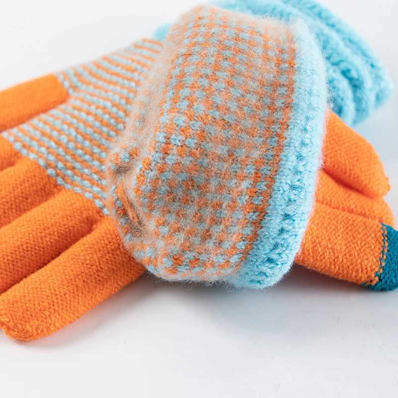 Autumn and Winter Womens Knitted Winter Gs Cashmere Knitted Womens Warm Thick Gs Touch Screen Skiing Gs W241026