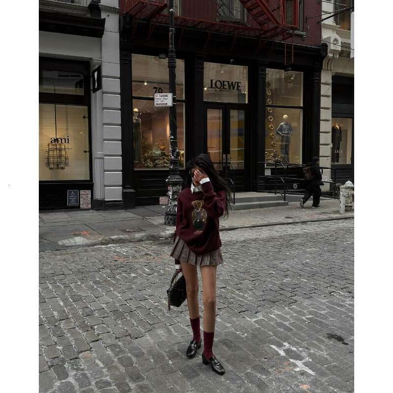 Autumn&Winter New Women's Clothing Teddy Bear Embroidery Round Neck Slim Fit Cartoon College Style Knitted Sweater Top