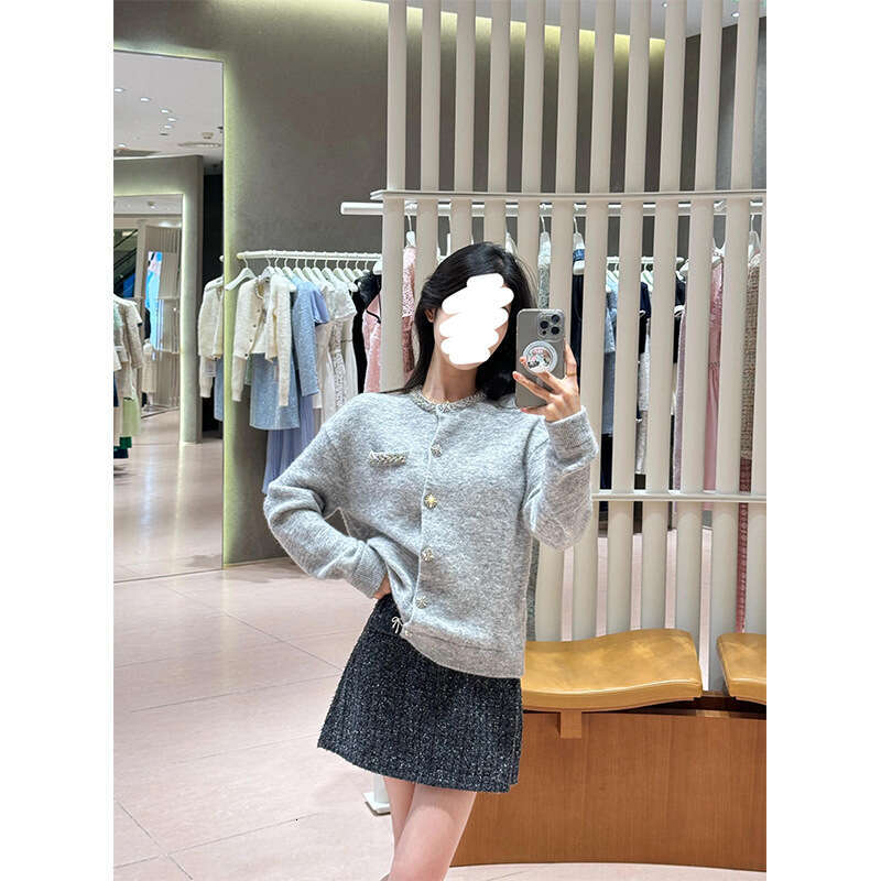 2024 Autumn/Winter New Heavy Industry Pendant Style Sweater Commuting Fashion Versatile Grey Knitted Cardigan Women
