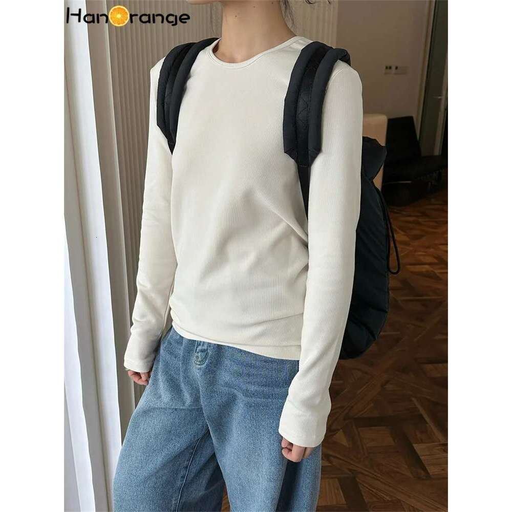 Hanorange 2024 Autumn Winter Temperament Veet Base T-Shirt Women Warm Skin Friendly Casual Top Beige White/Black