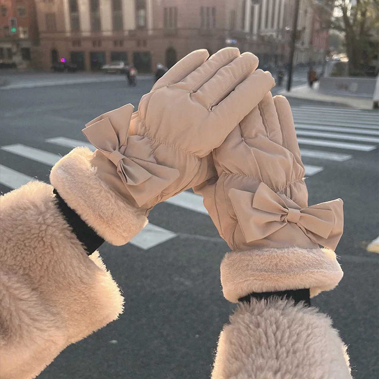 Fashion womens Gs autumn cute warm wrist gloves full finger gloves women outdoor sports women driving skiing touch screen W241026