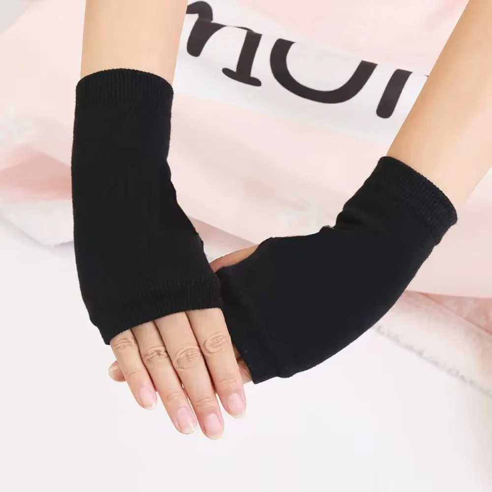 Womens short finger Gs role-playing gloves unisex sleeves warm mens fashion warm cuffs anime Gs role-playing studio W241026