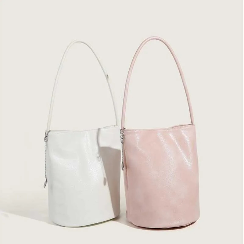 Korean Ins shoulder bag for women fashion handbag commuting handbag 241025