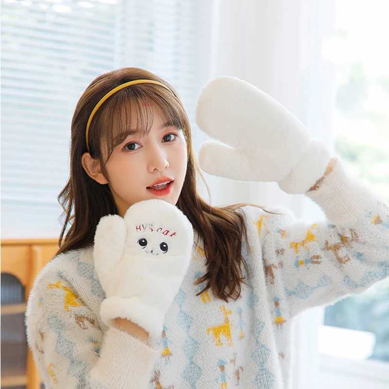 Fashionable womens plush warm G fur cat gloves with lapel fingers G soft girl thick flexible half finger winter Gs W241026