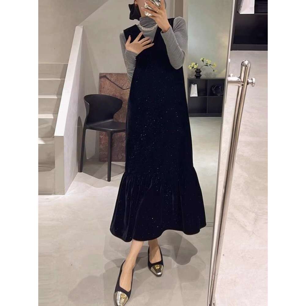 Hepburn Style Black Veet Dress, Women's Autumn And Winter High-End V-Neck Temperament Set, Long Skirt