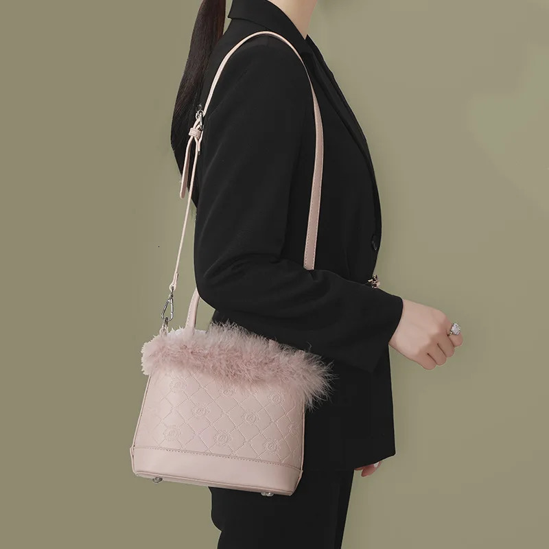 Fashionable faux fur womens plush bucket bag sweet womens portable cross shaped bag casual daily womens handbag wallet shoulder bag 241025