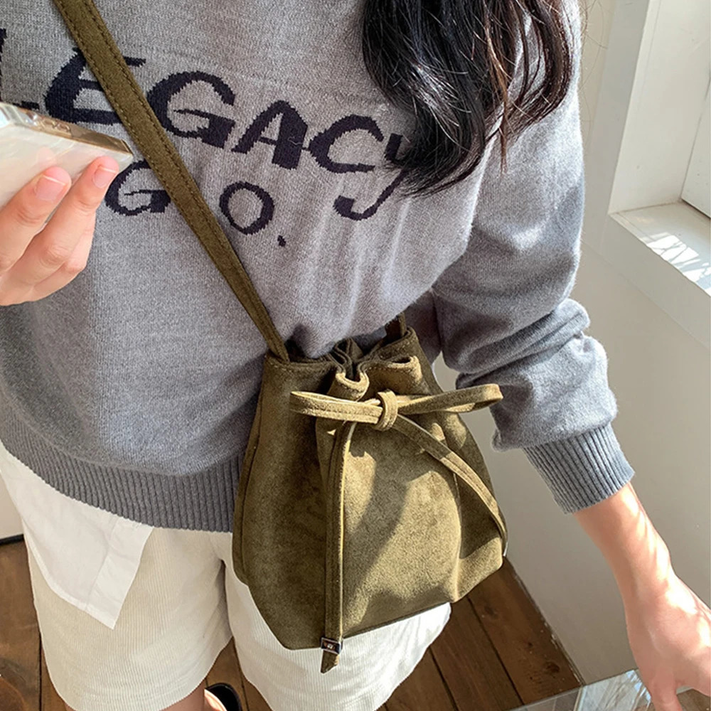 Fashionable artificial suede bucket bag high-quality shoulder bag cross body bag womens pleated drawstring bag fashionable handbag 241025